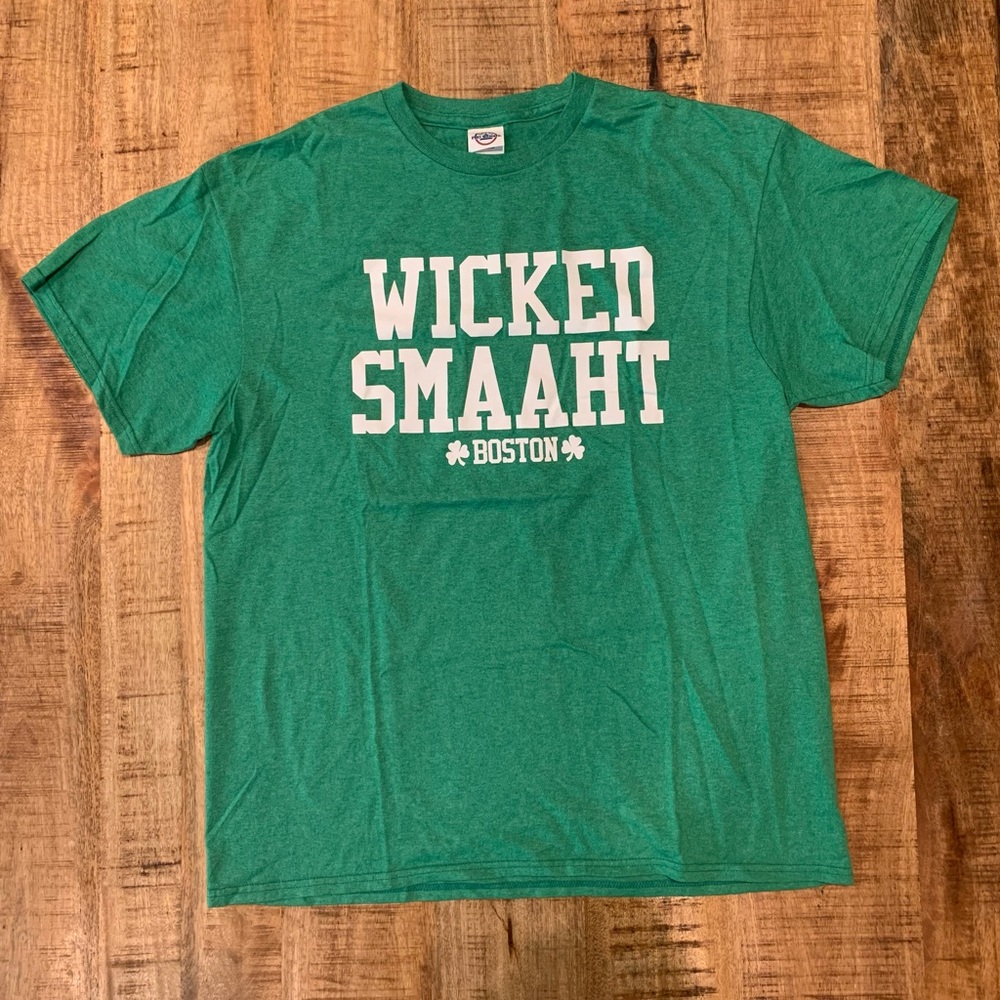 ✂️(3 for $25) “Wicked Smaaht” Boston TShirt Sz Large Green Men’s Cut Graphic Tee